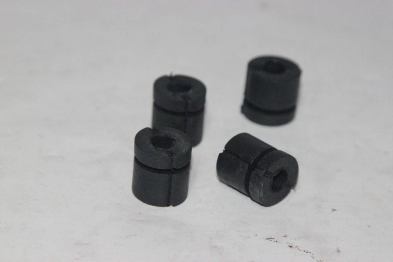 

Втулка крепления декоративной крышки на Сенс Ланос 1.4