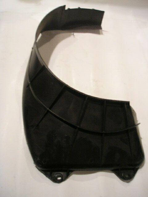 

Диффузор радиатора ВАЗ 2105 пластик.