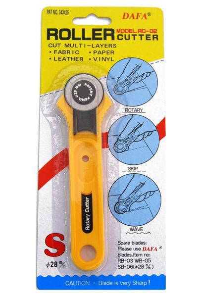 

Нож макетный DAFA роликовый 28мм RC-2 (5848)