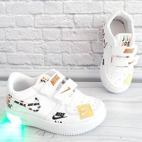 

Кросівки для хлопчика світяться білі Nike на ліпучці р.26-30 30