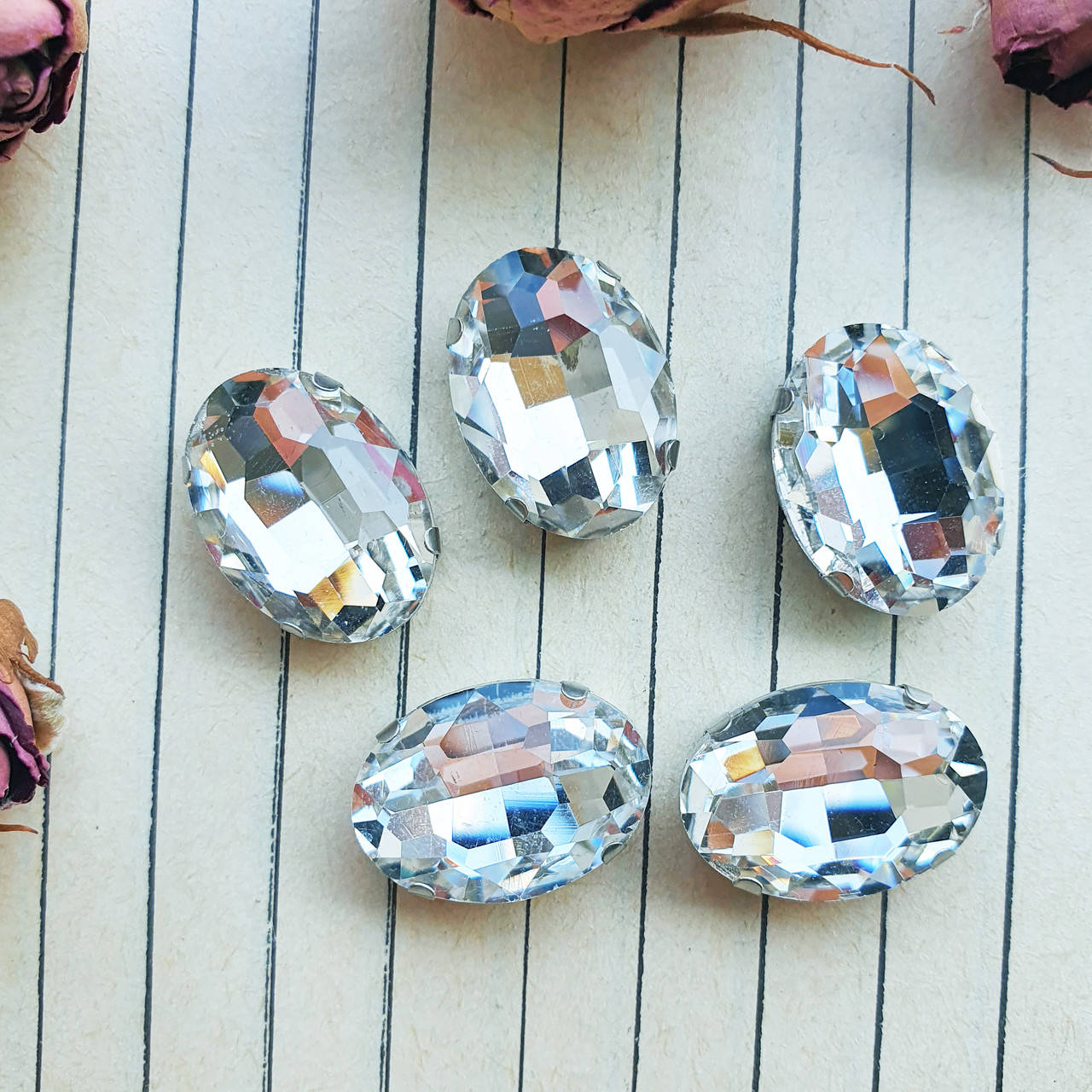 

Стрази в цапах, овал 13*18 мм, колір Crystal