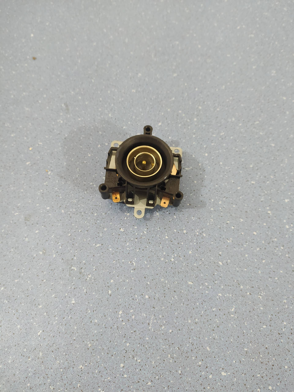 

Контактная группа для чайника TC01A 10A T125