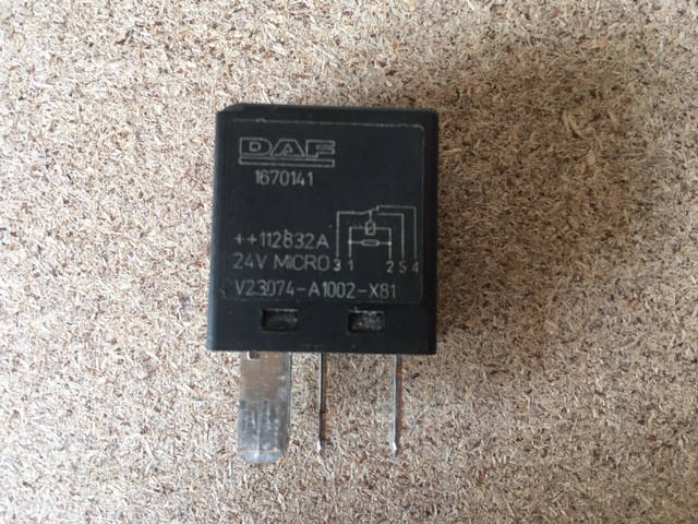 

Реле универсальное 24в ДАФ DAF 1670141 Iveco MB Scania 1448174 0332207405 98444017 2991715