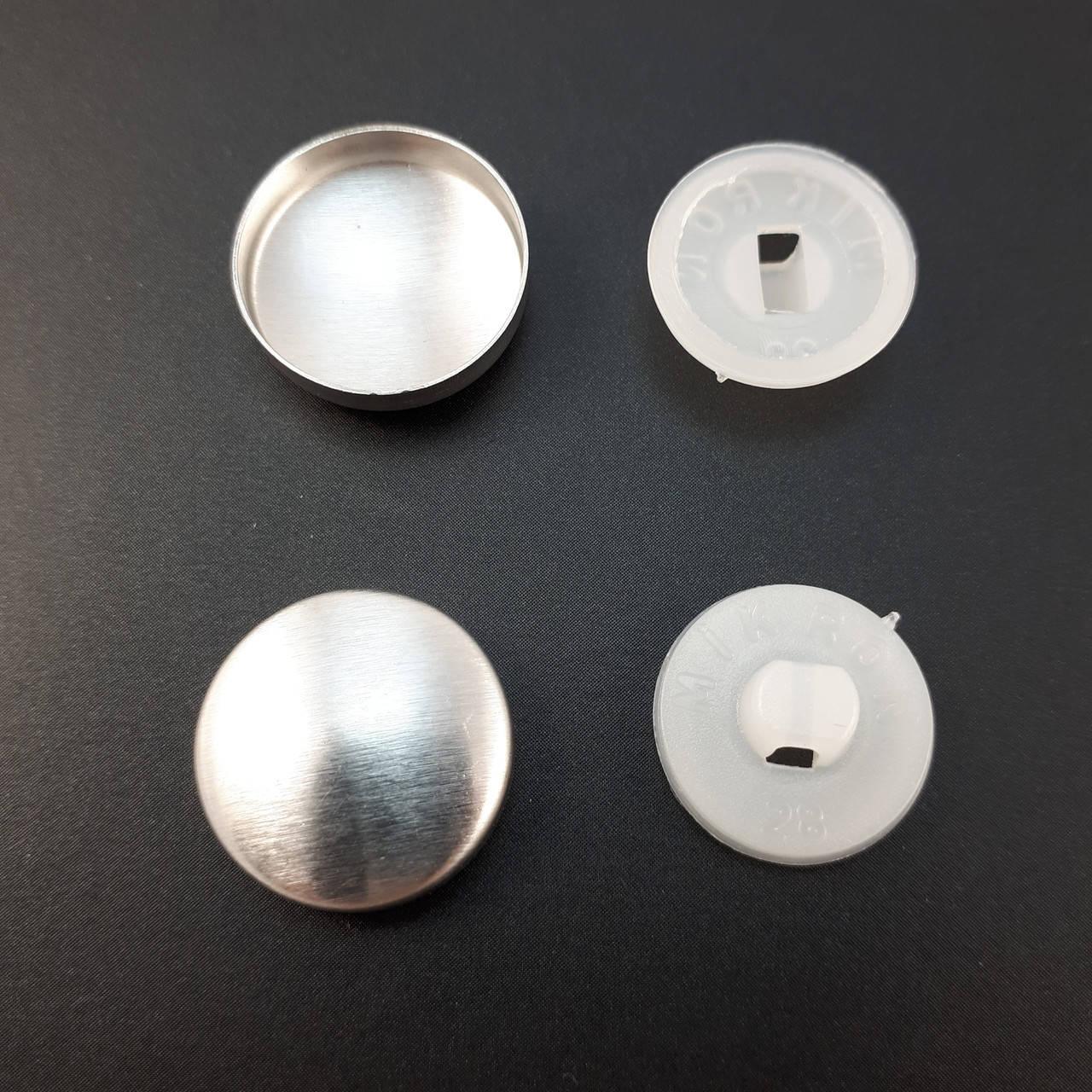 

Пуговица под обтяжку на пластиковой ножке №28 - 16,5 мм белая, Белый