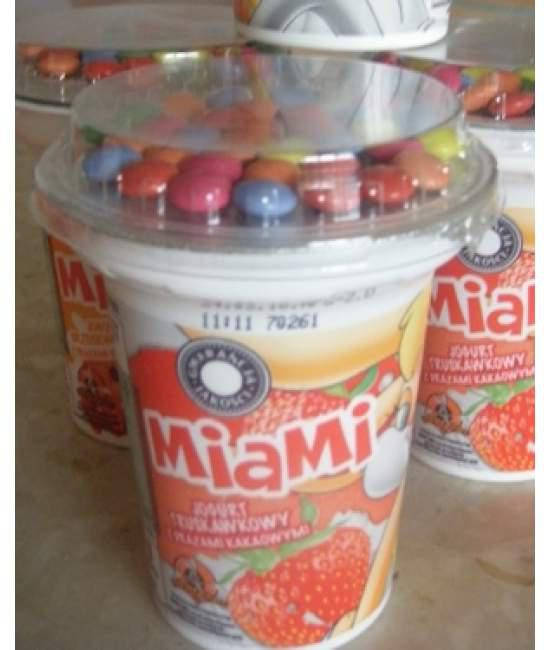 

Йогурт клубничный с драже Miami 135 гр