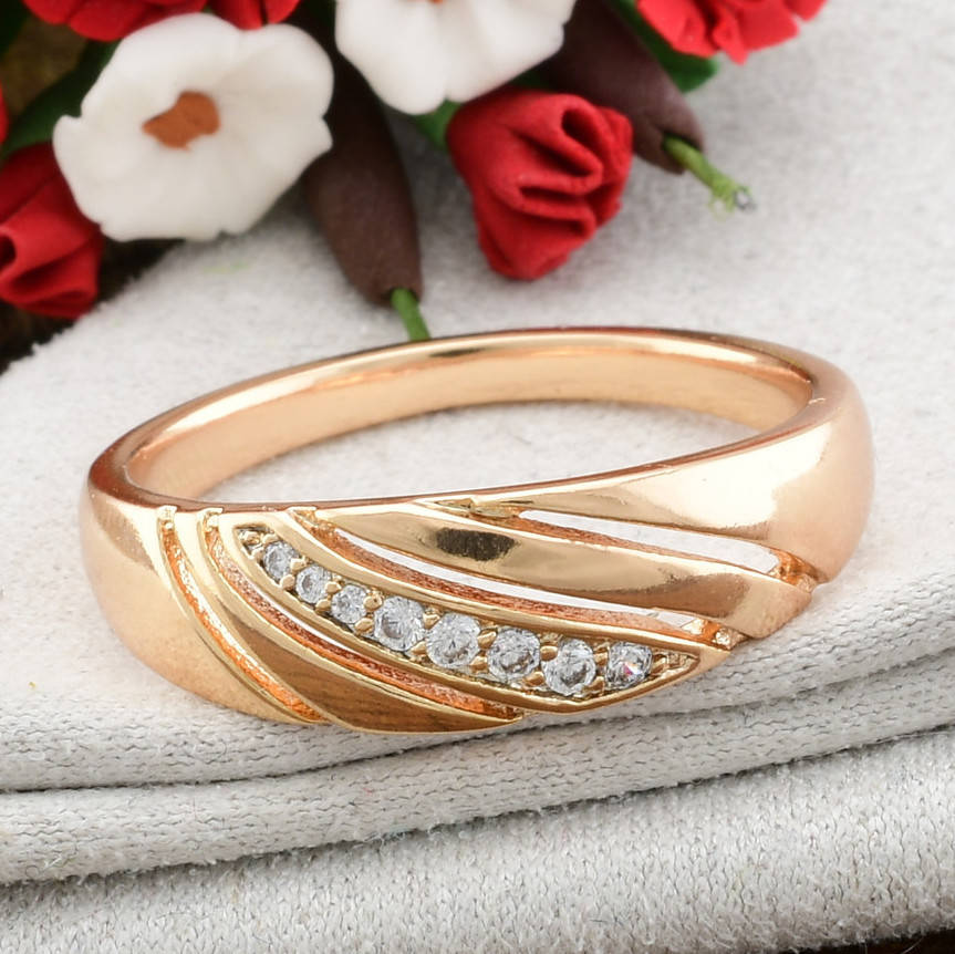 

Кольцо Xuping 15122 ширина 6 мм белые фианиты позолота 18К размер 16