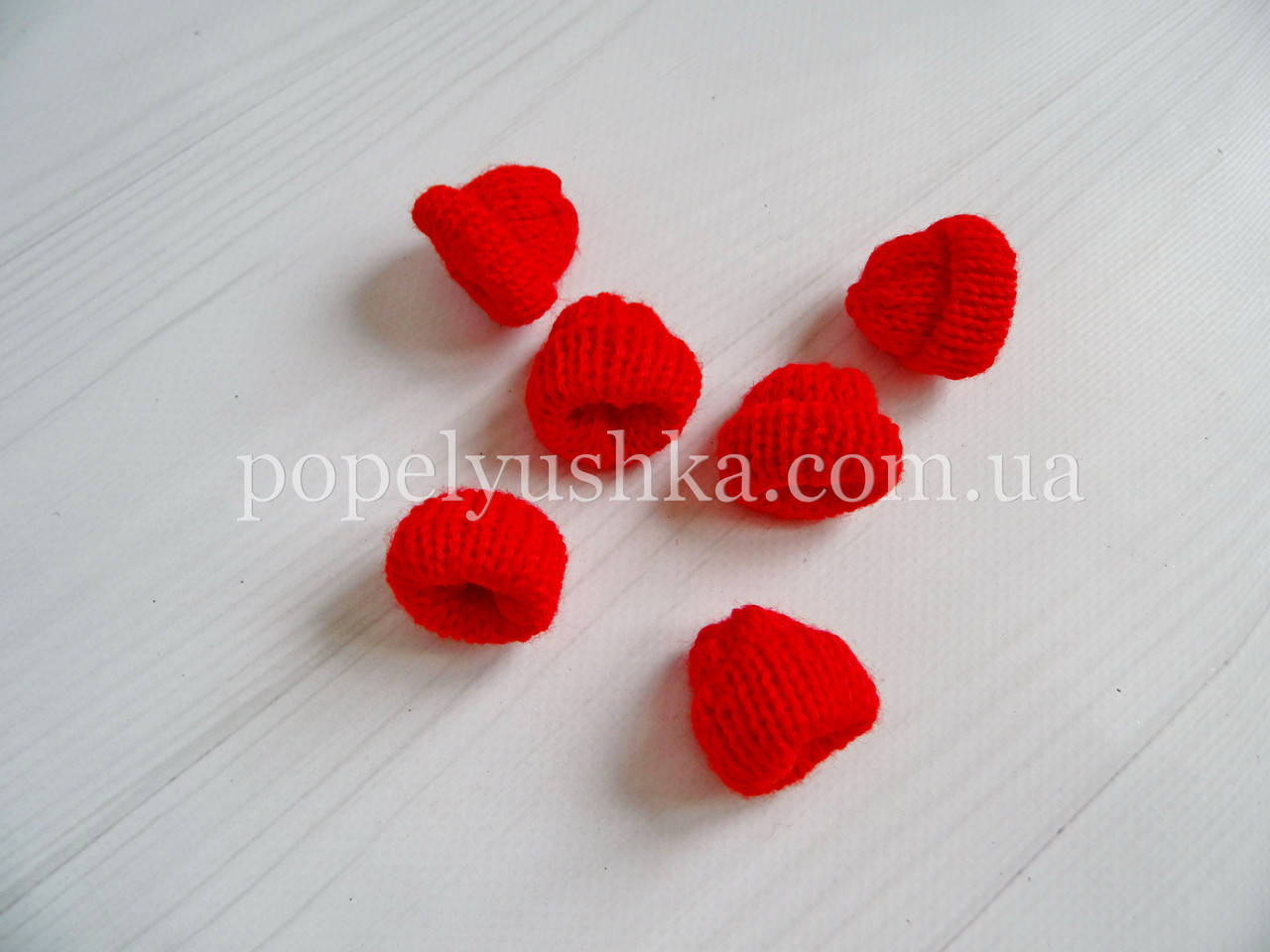 

Декор "Шапка вязаная" красная 3.5 * 3.5 см