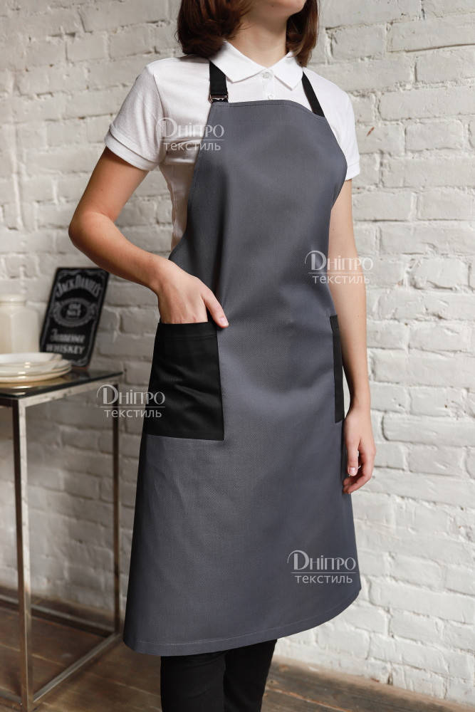 

Фартук для повара с грудкой серый с черной отделкой. Форма для поваров