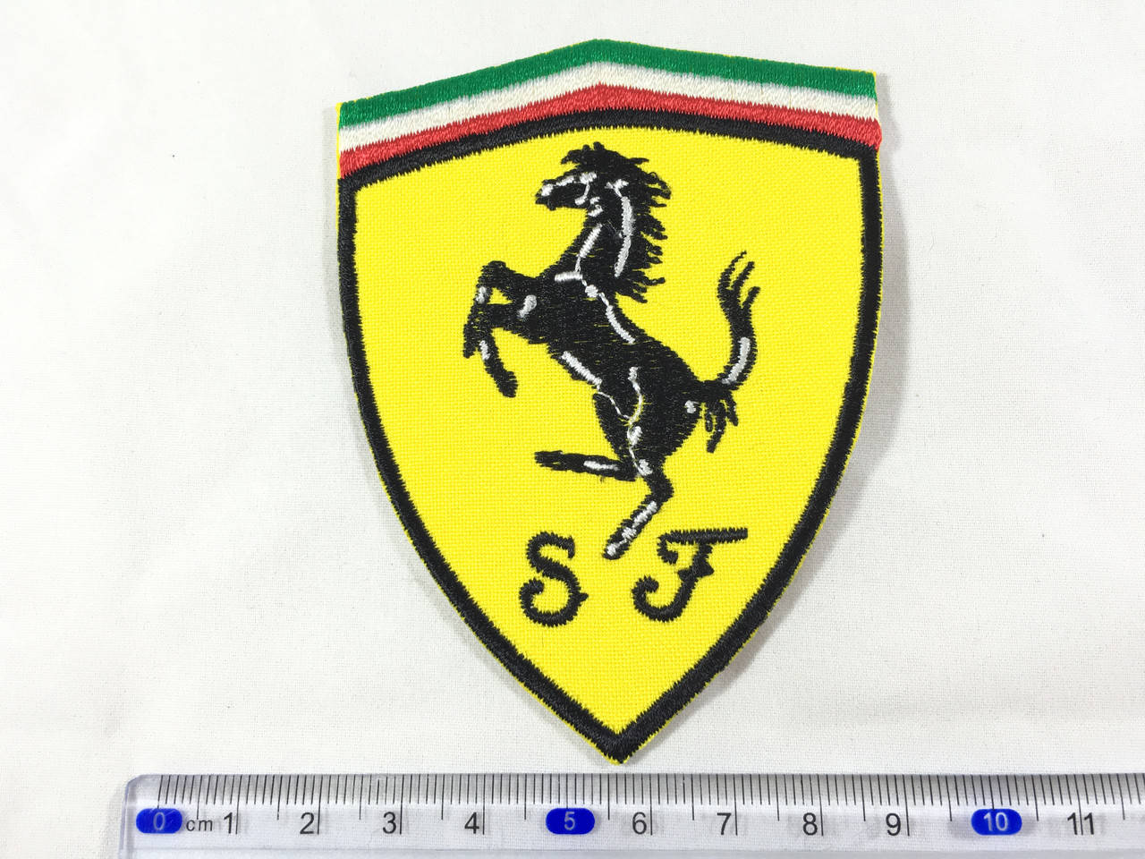 

Нашивка Ferrari 73x95 мм