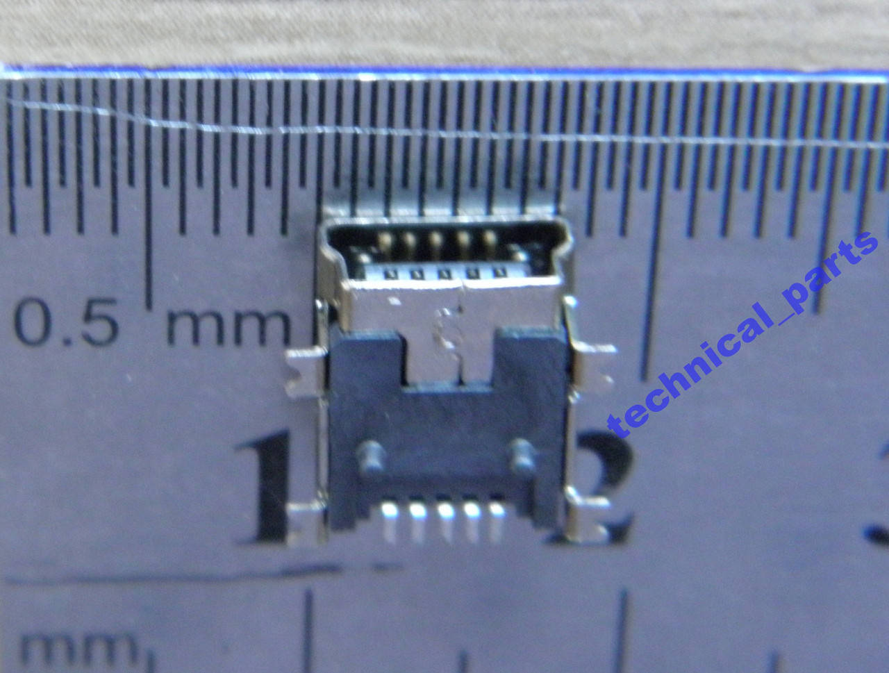 

Разъем mini USB USB-4
