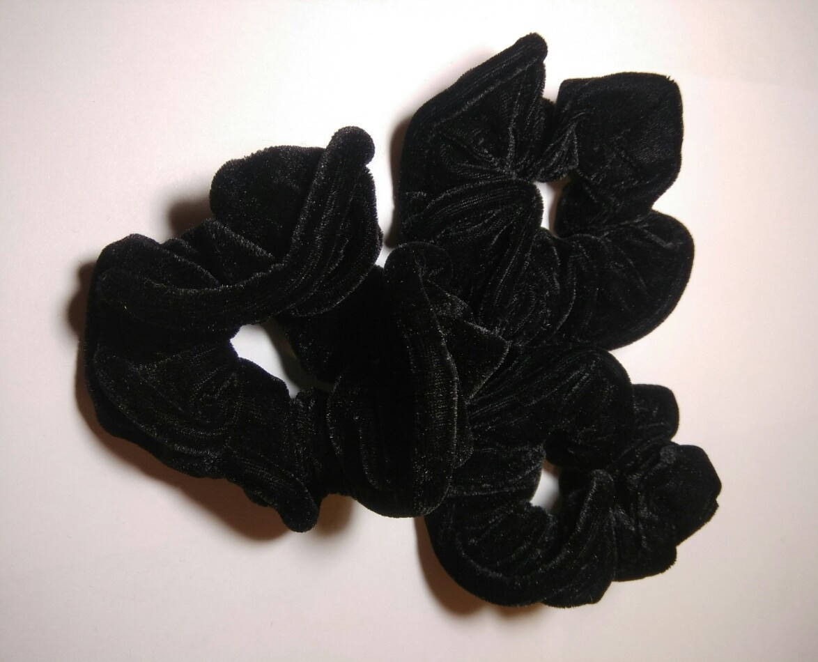 

Велюровая резинка черная 11cм, Черный