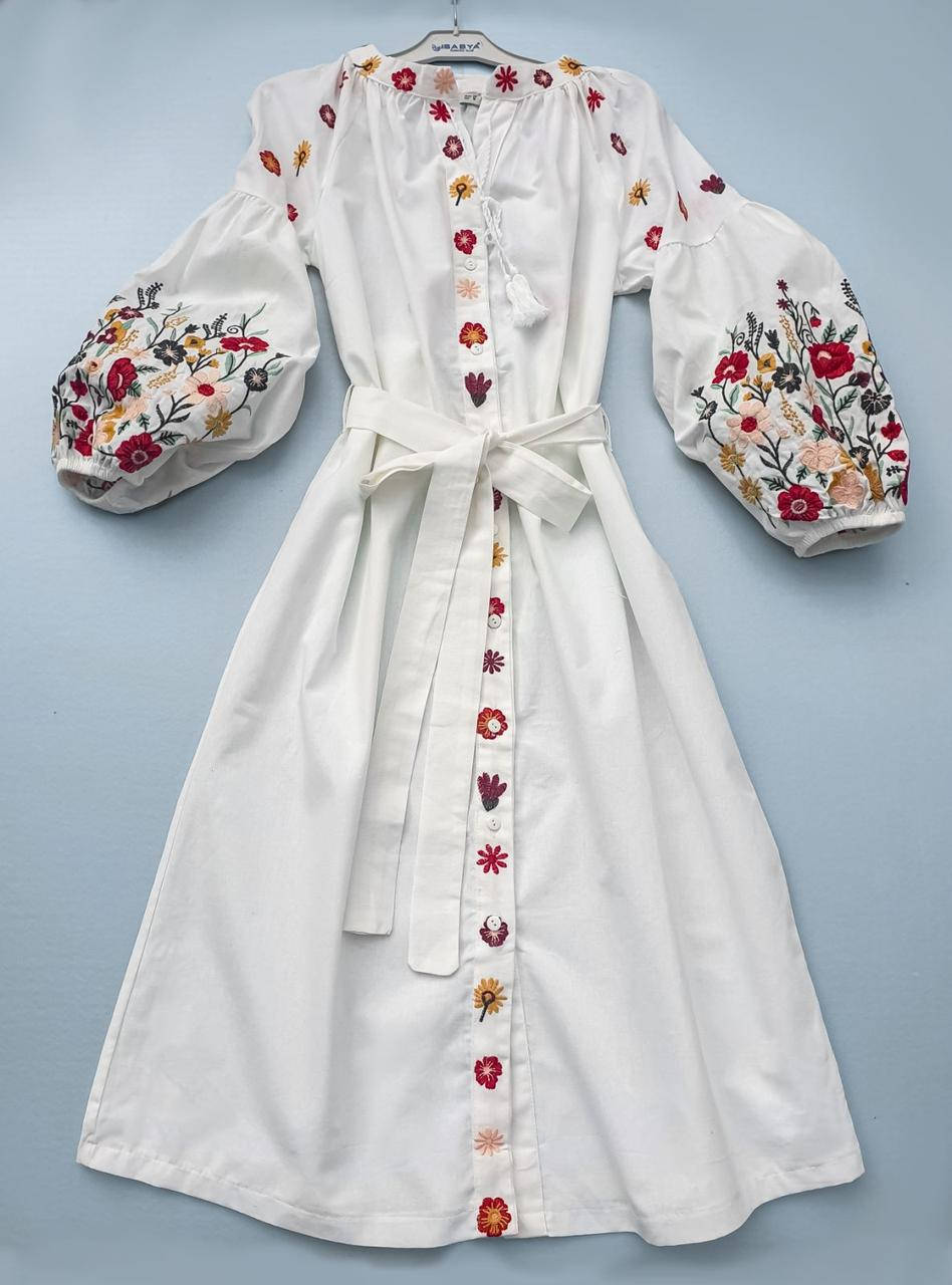 

Платье-вышиванка с поясом