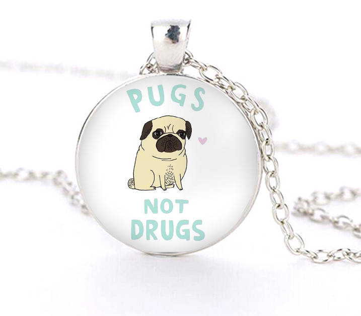 

Кулон Мопс Pugs not drugs