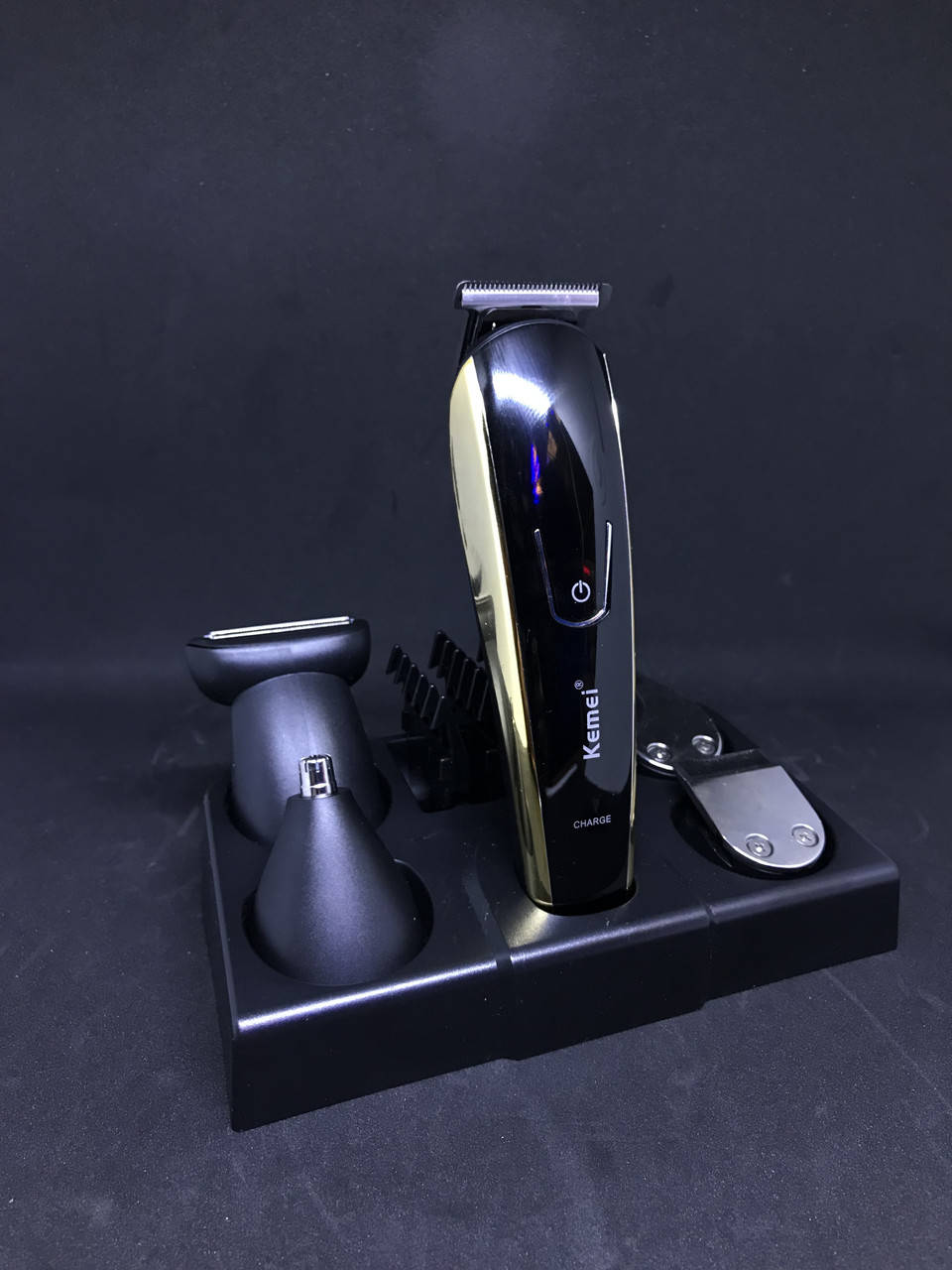 

Машинка для стрижки и подравнивания бороды Kemei 526 8в1