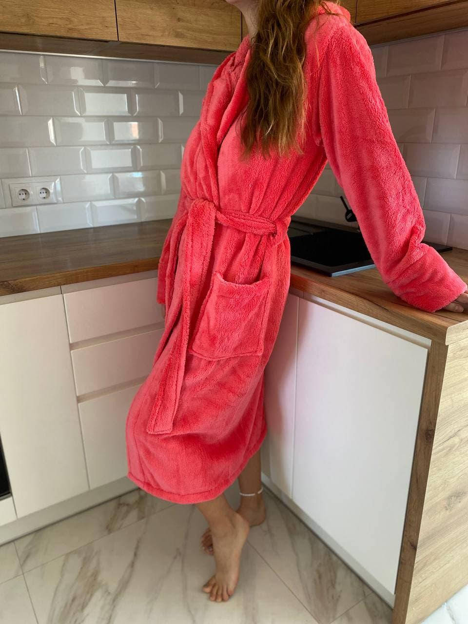 

Халат женский махровый с капюшоном Розовый