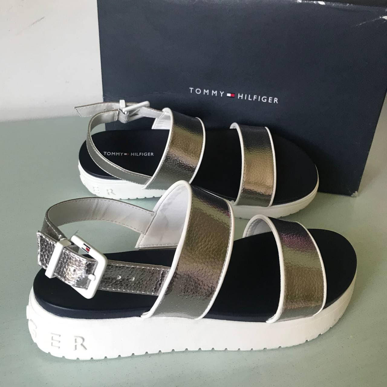 

Серебряные босоножки с логотипом бренд Tommy Hilfiger оригинал