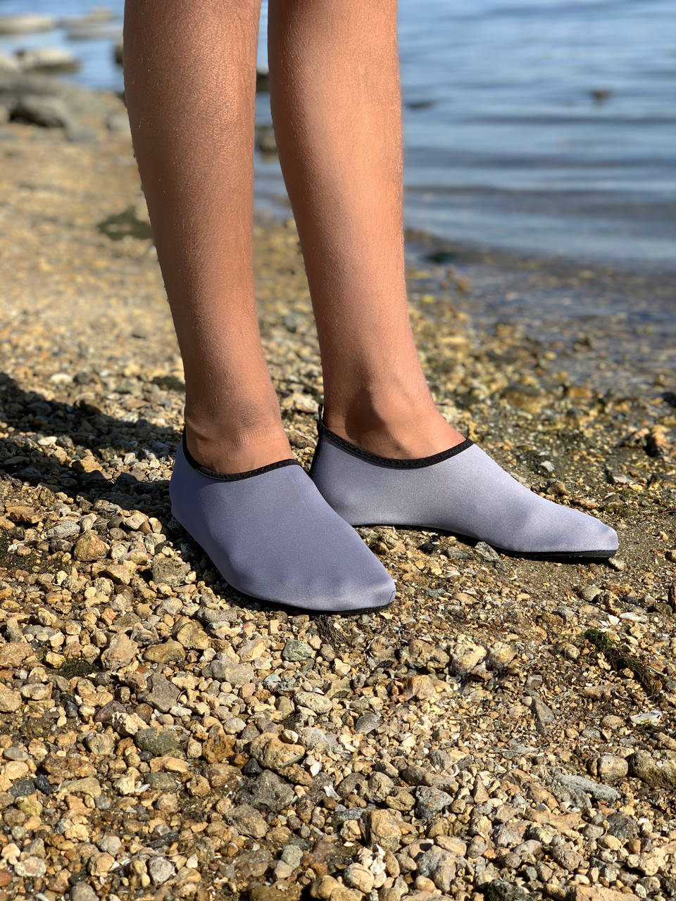 

Неопреновая обувь аквашузы кораллки Skin Shoes серые с черной каймой 41-42