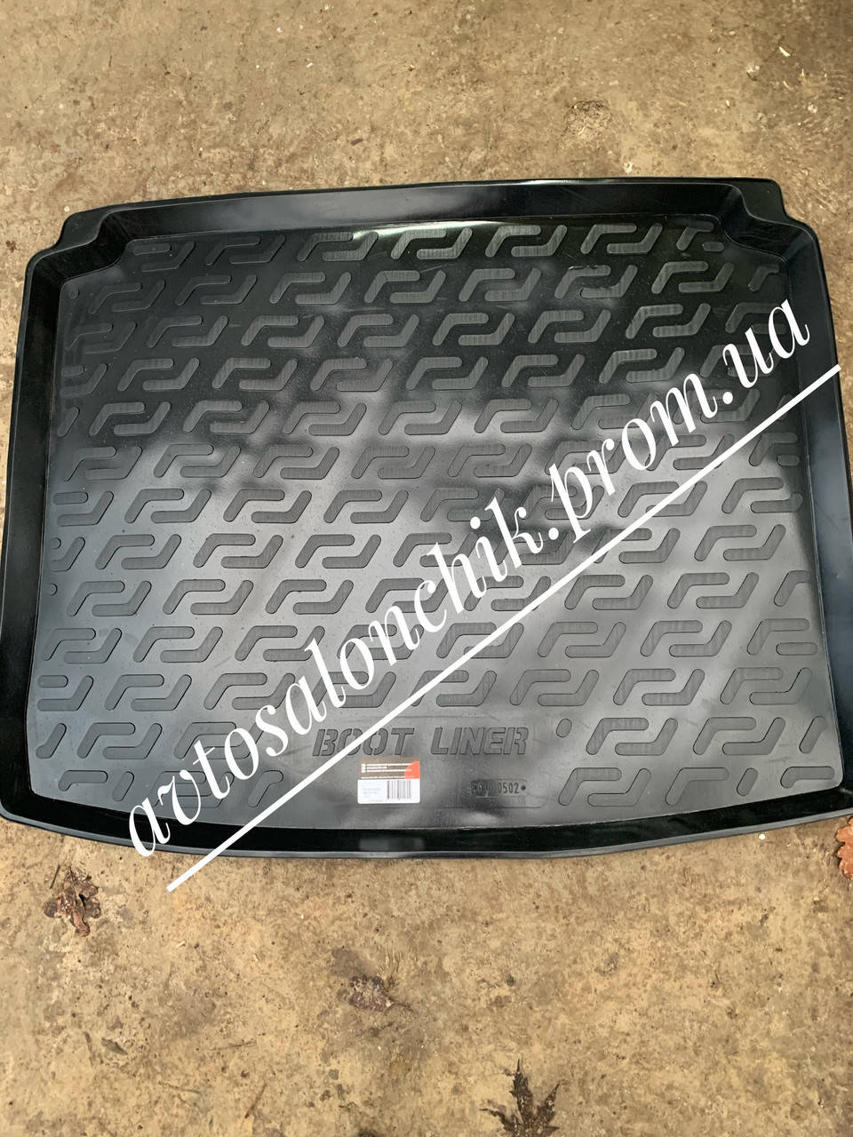 

Коврик в багажник на Фольцаген Гольф Volkswagen Golf 4 IV HB (-03), Черный