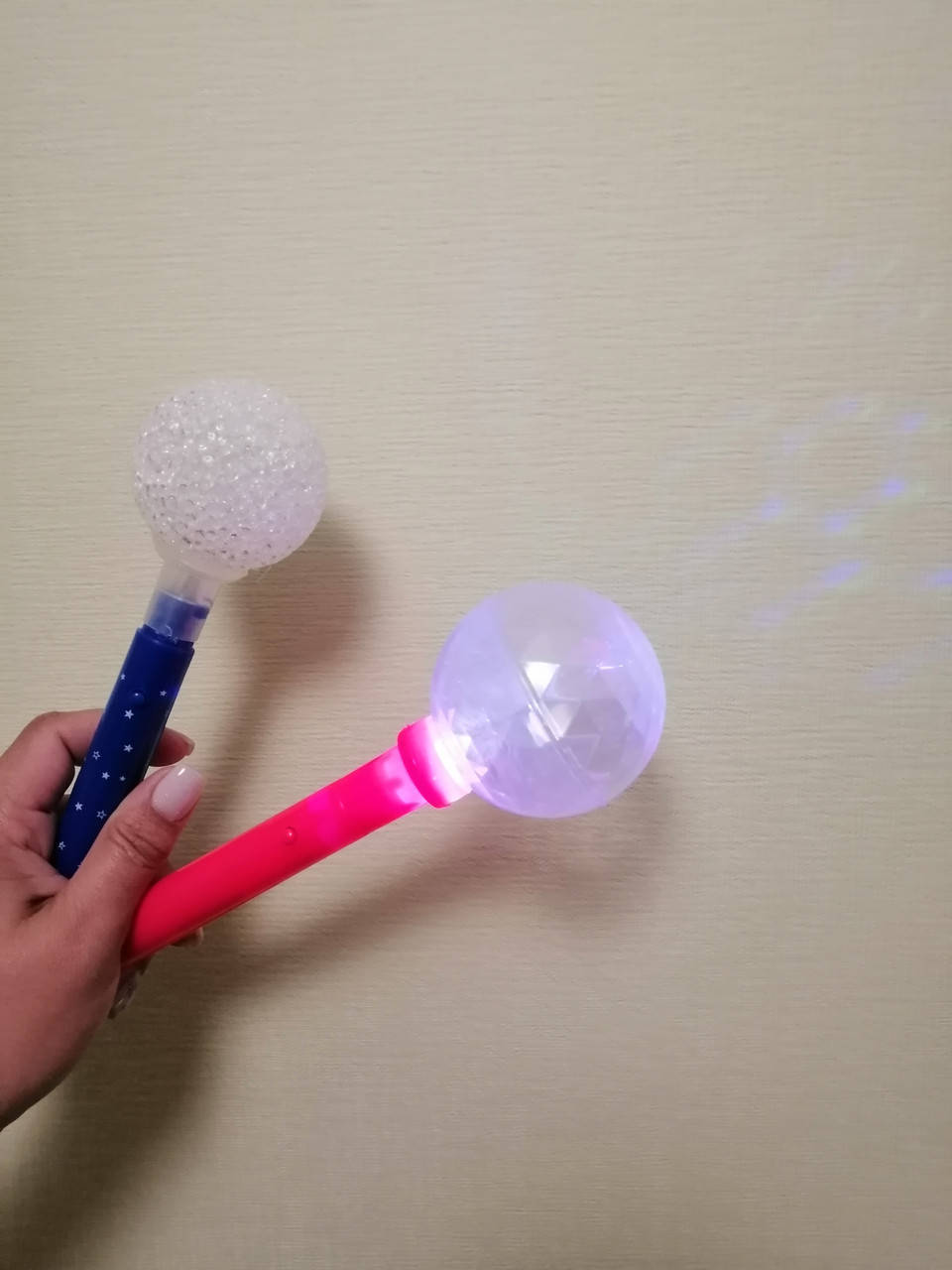 

Светящиеся палочки / волшебные палочки (на батарейках)