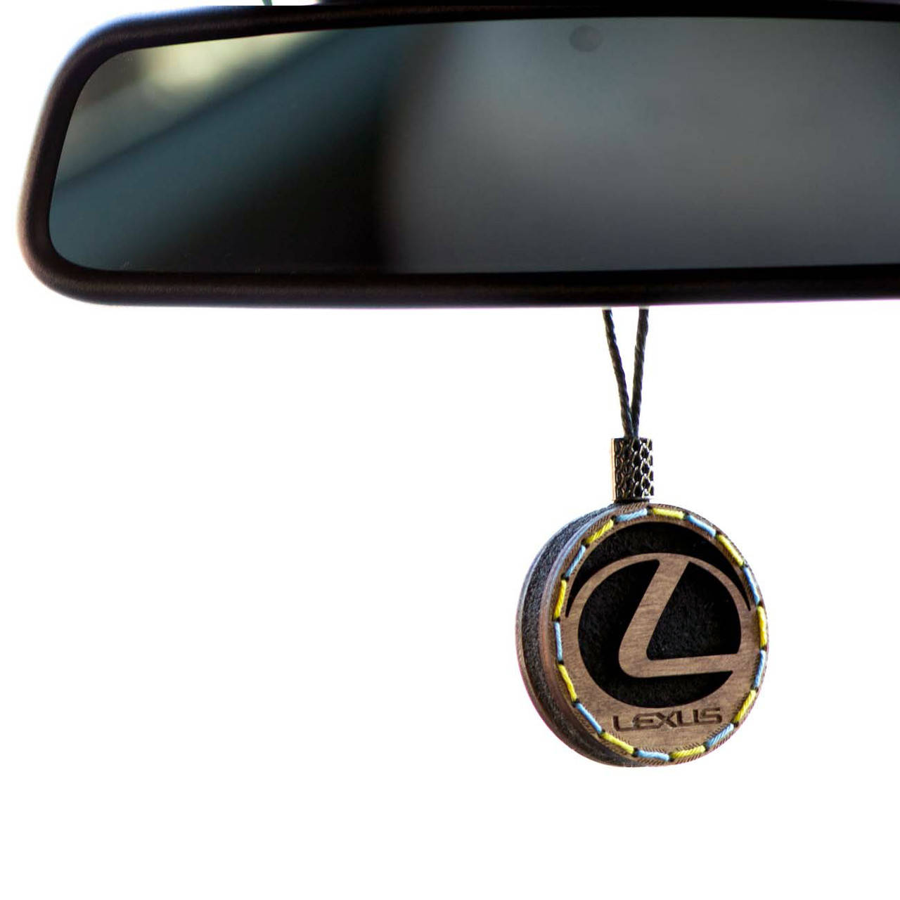 

Ароматизатор деревянный в машину Lexus ручной работы, 6 см. Льодяний шторм