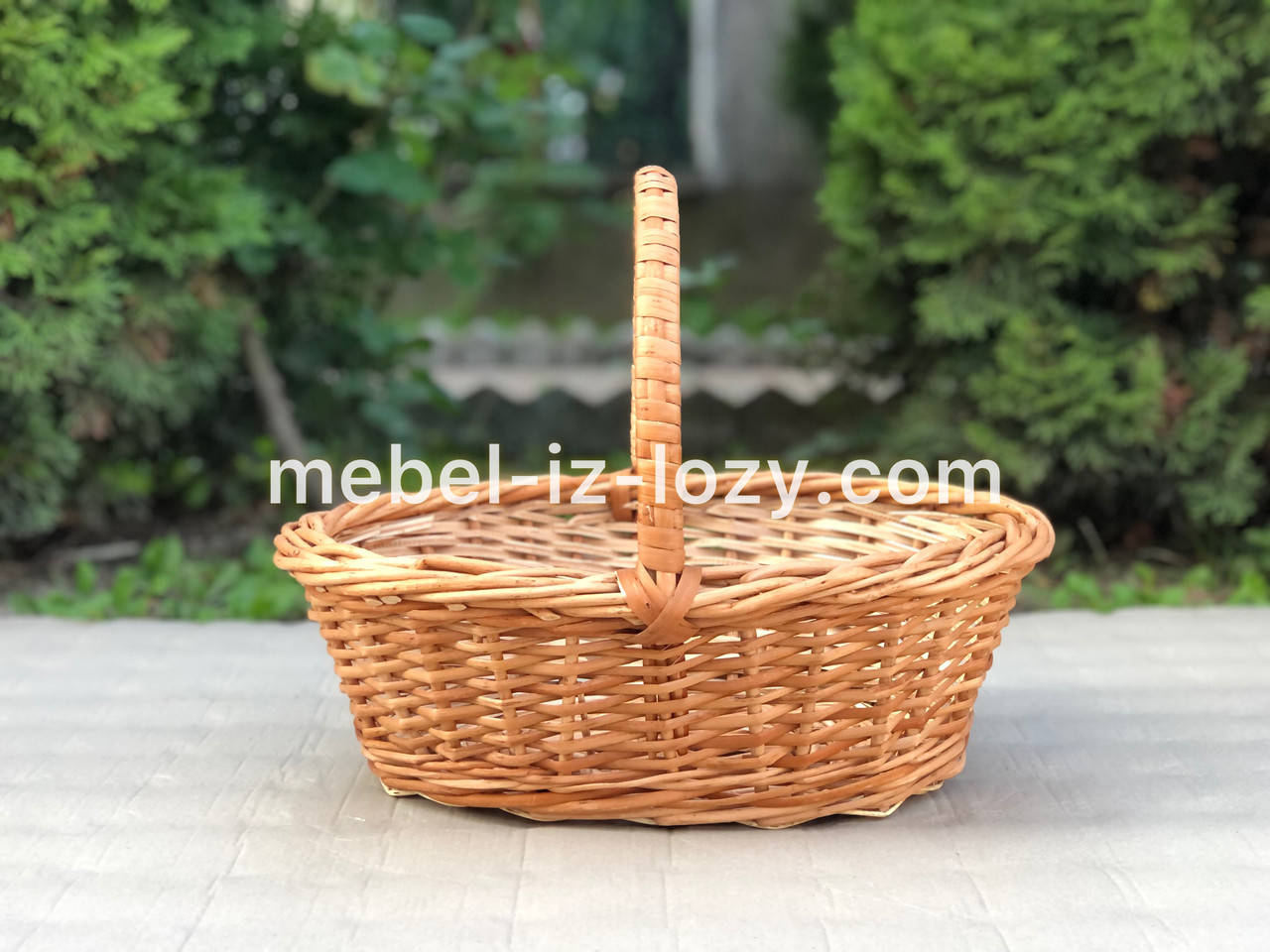 

Плетеная подарочная пасхальная корзина "Универсал"