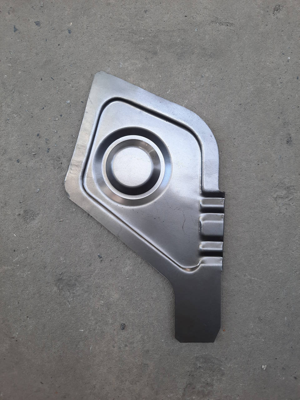 

Поддомкратник передний правый ВАЗ 2110-2111-2112