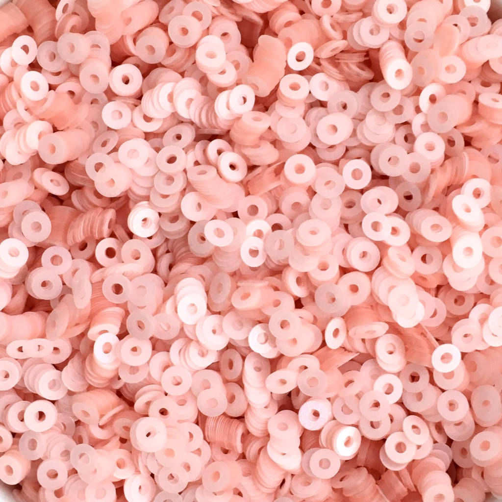 

Пайетки Турция 3 мм. Круглая плоская. Креветочный (фарфор). Упаковка 5 гр.