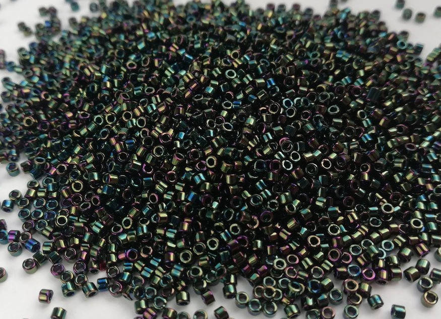 

Японський бісер Miyuki Delica 11/0 DB0003 - Green Iris