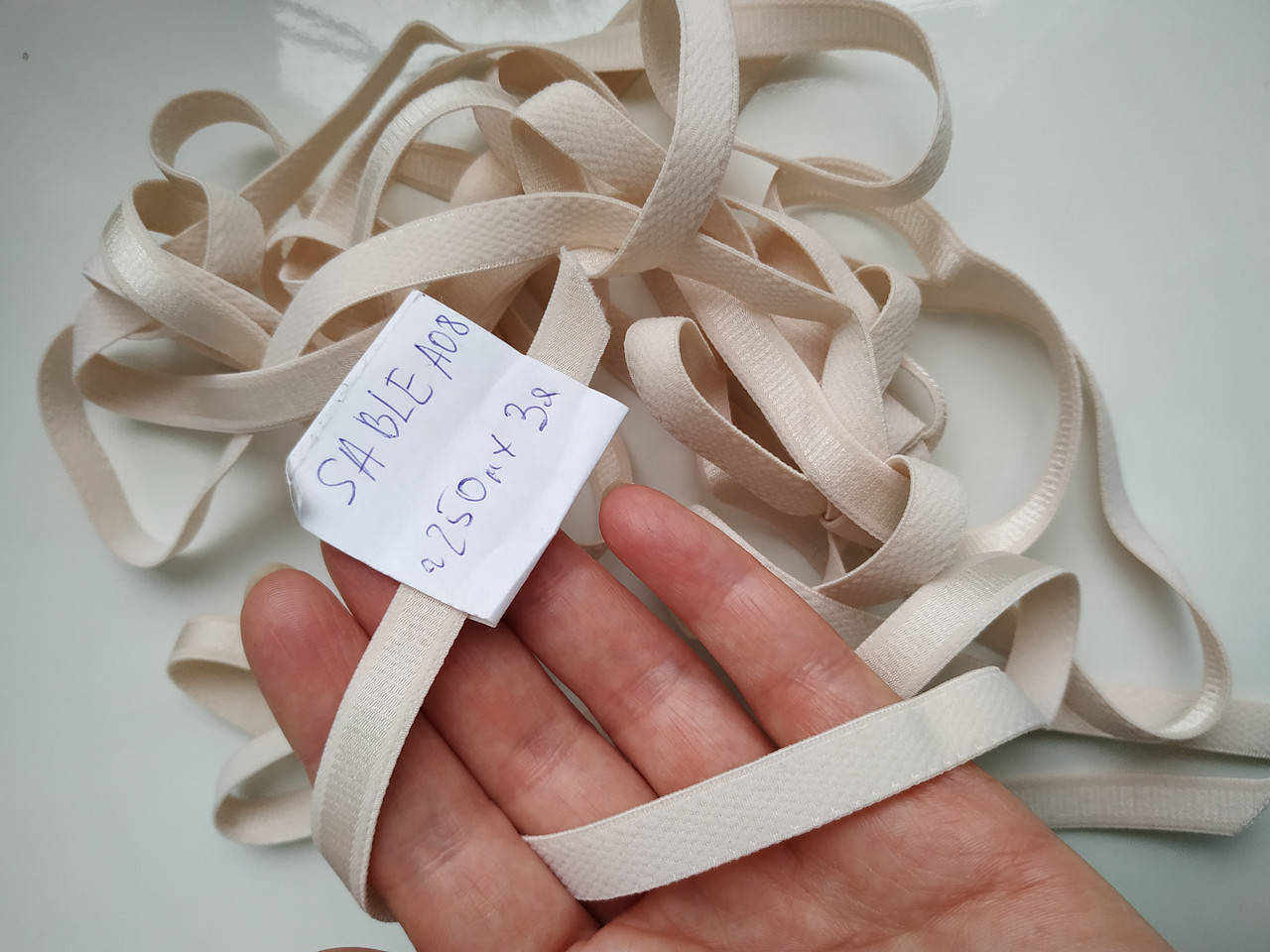 

Резинка бретельная швейная для бюстгальтера светло бежевая телесная