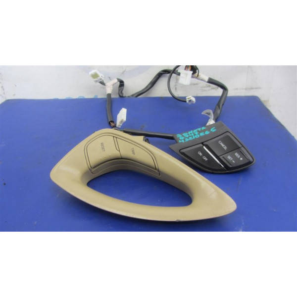 

Кнопки на руль HYUNDAI SONATA YF 10-14 96440-3S000-RY