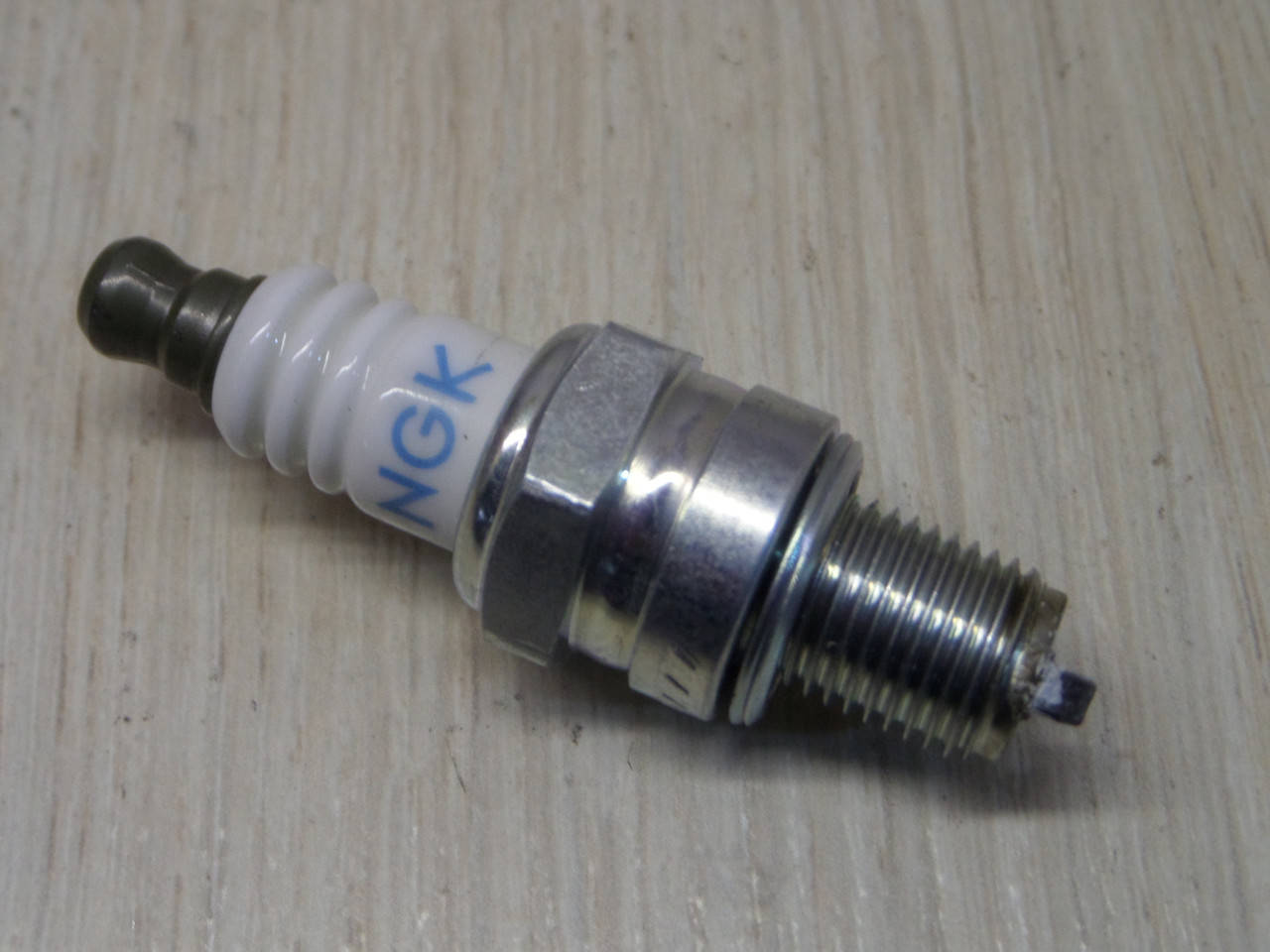 

Свеча NGK CMR6H ОРИГИНАЛ для мотокос Stihl FS 56, FS 56 С, FS 56 R, FS 56 RC