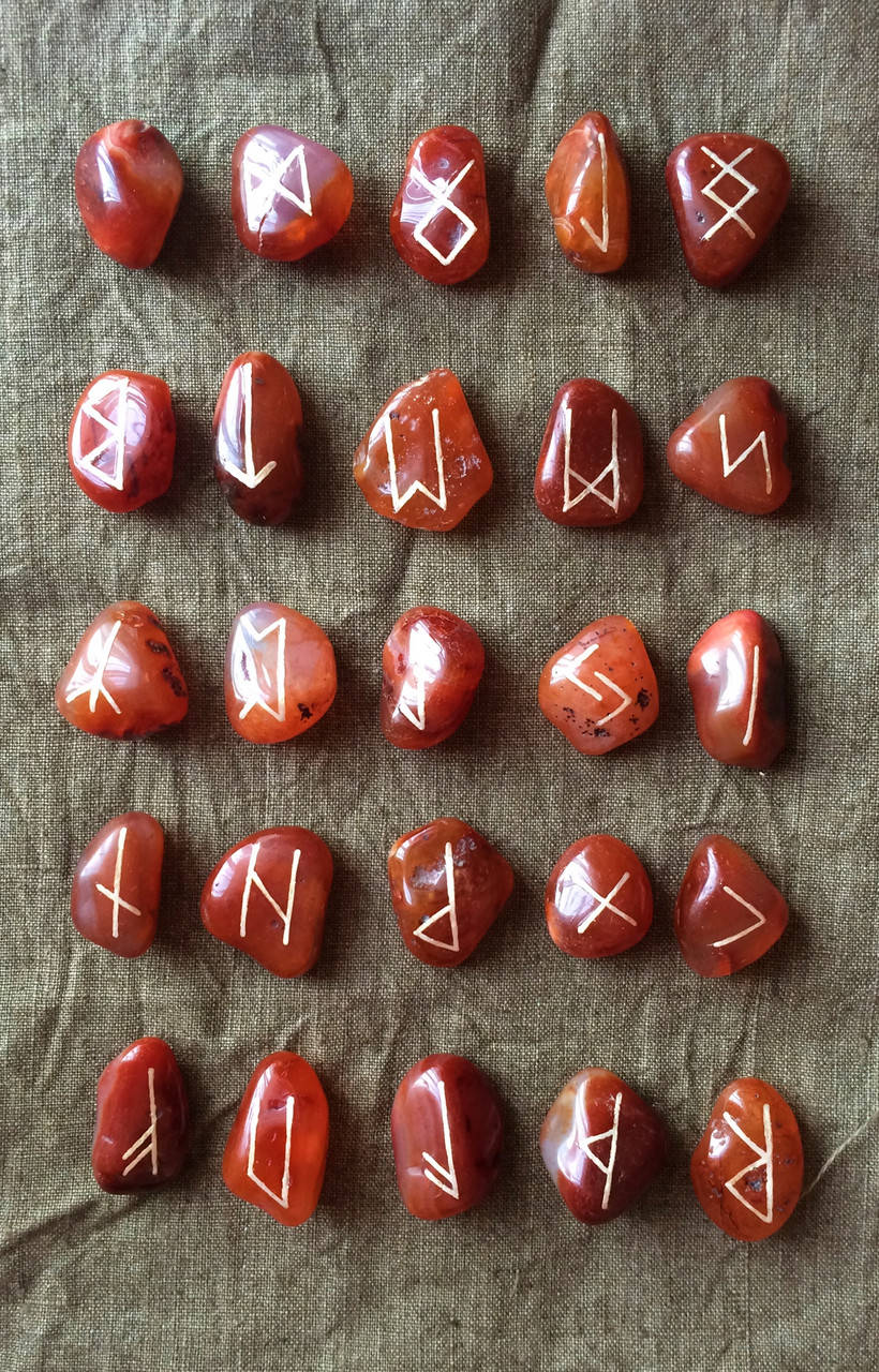 

Руны из камня, 25 символов. Сердолик. (L)