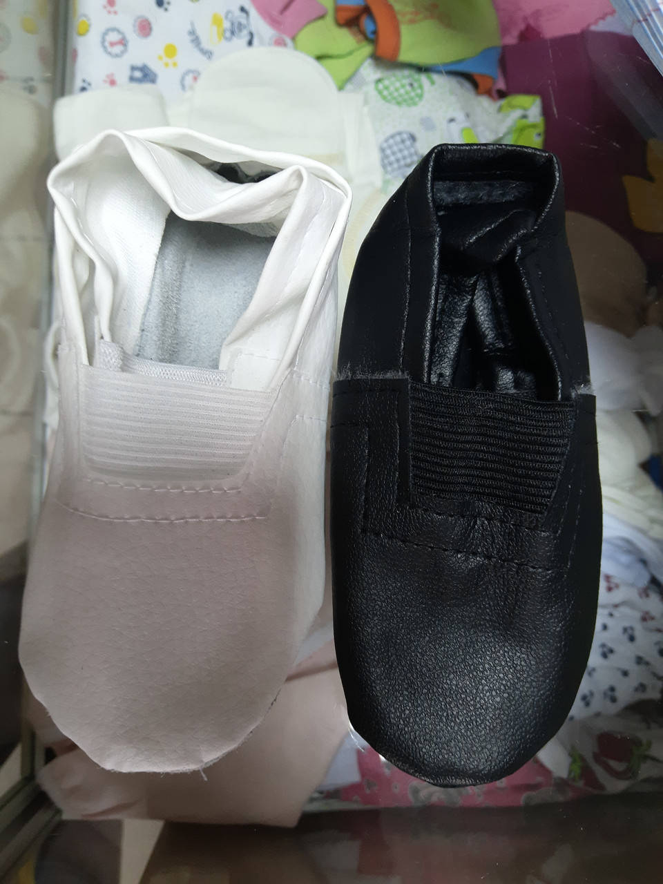 

Чешки детские с кожаной стелькой р.12 -35, Белый