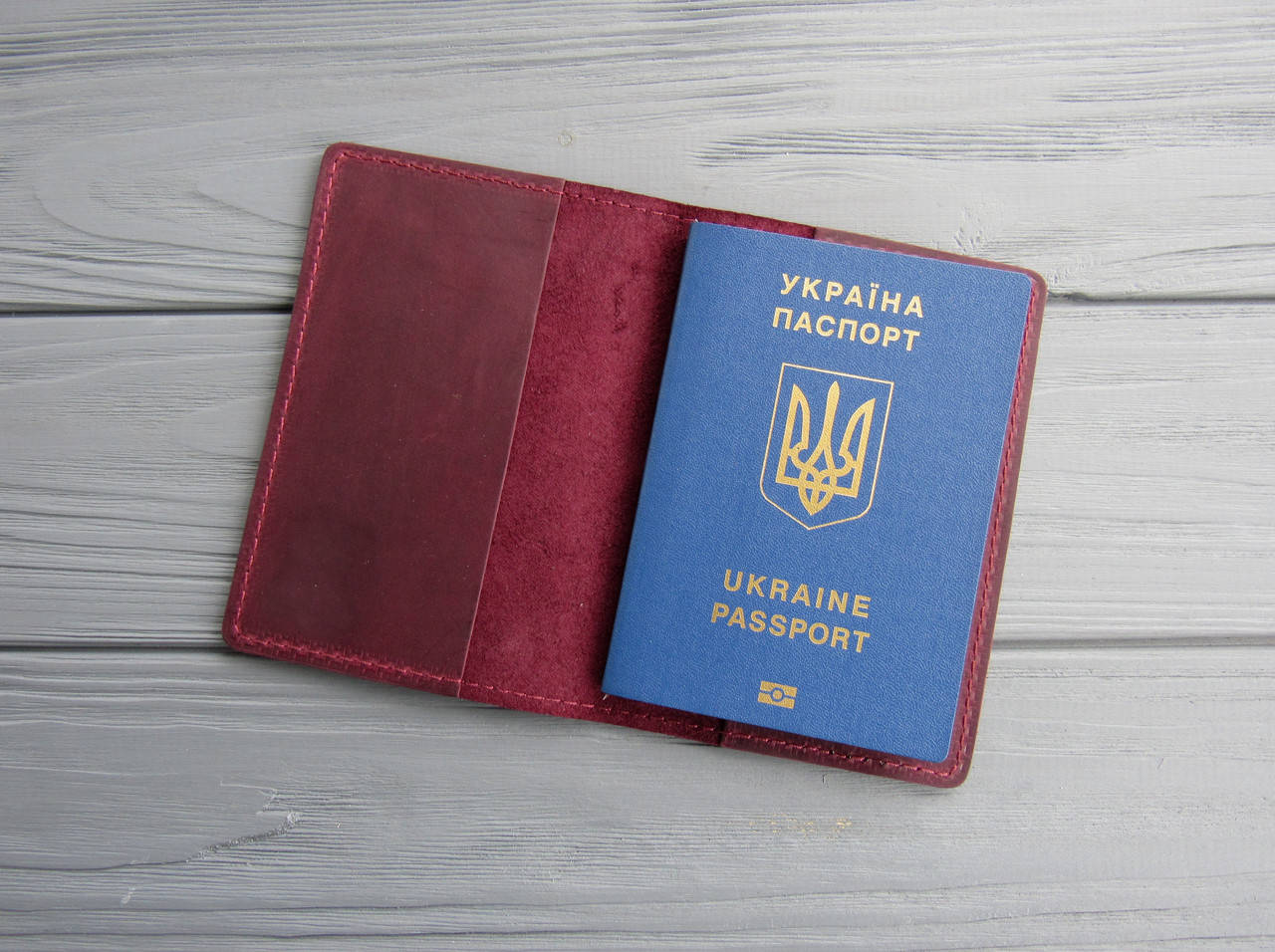 

Кожаная обложка на украинский и загранпаспорт паспорт марсала, Бордовый