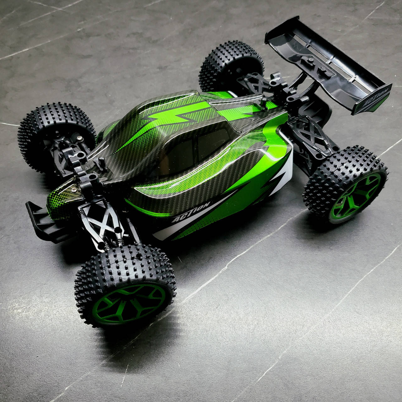 

Машинка на радиоуправлении Crazon 18GS06 с видео камерой разгон 20 км/ч