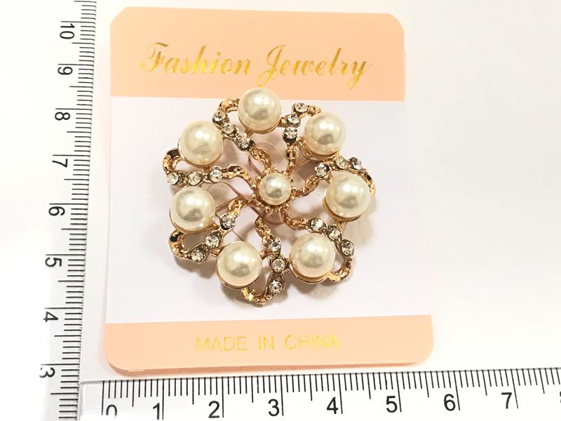 

Брошь со стразами и "жемчугом" цвет основы золото