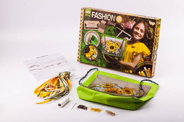 

Набор для творчества Fashion Bag (вишивка лентами и бисером ), в кор. 37*25*4см (6 шт)
