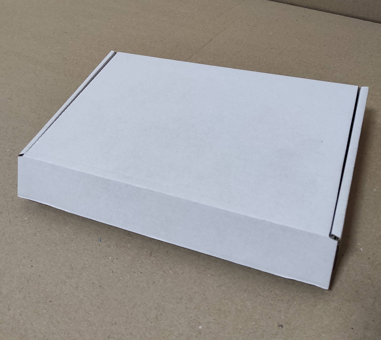 

Коробка БЕЛАЯ 230х150х35 самосборная (шкатулка), Белый