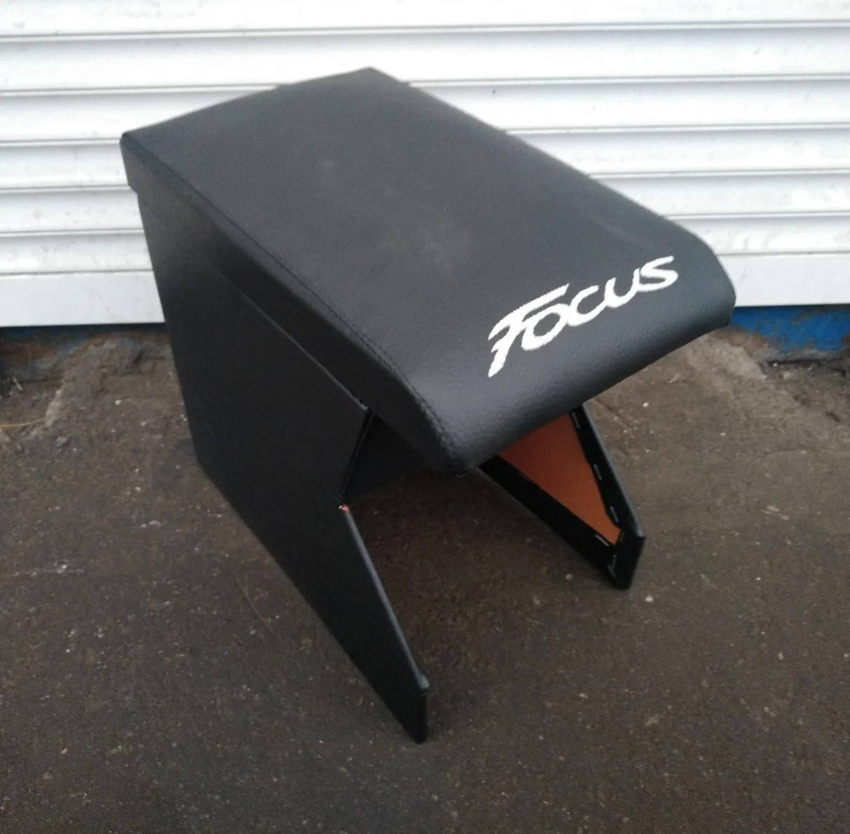 

Подлокотник Ford Focus 2 (Форд Фокус 2) серый
