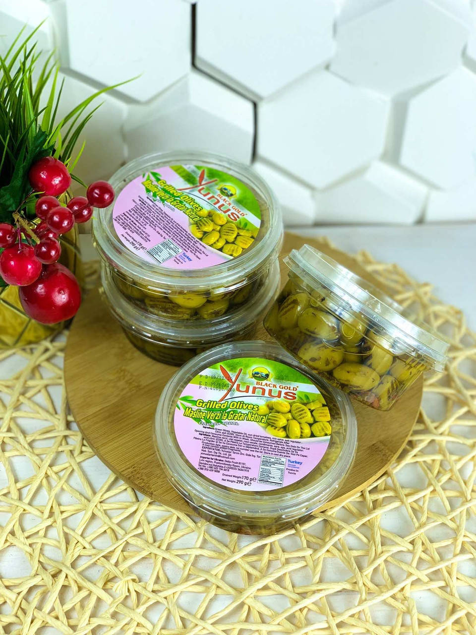 

Оливки гриль без косточки , с травами . Вес 290 г. Цена 58грн