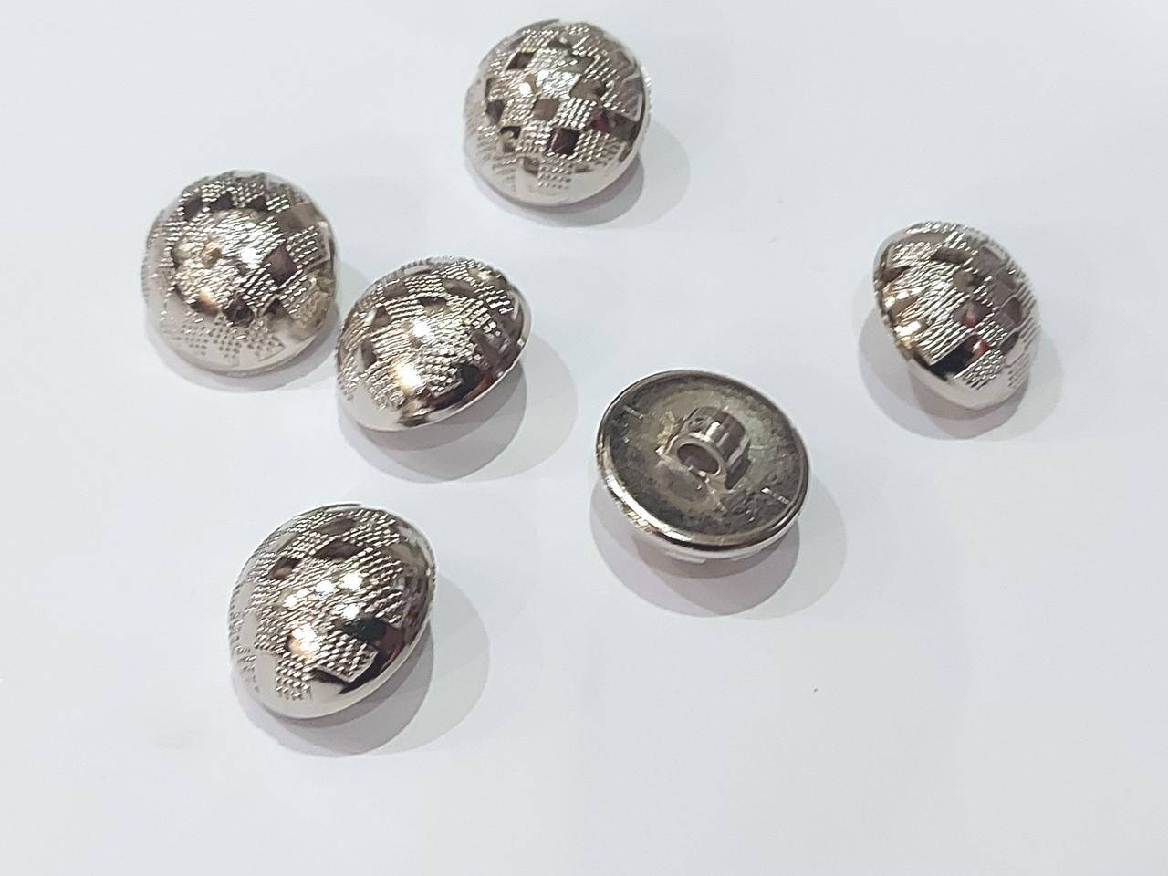 

Ґудзики декоративні пластик з покриттям " Шахматка" Колір сріблястий. 18 мм, на ніжці., Серебристый