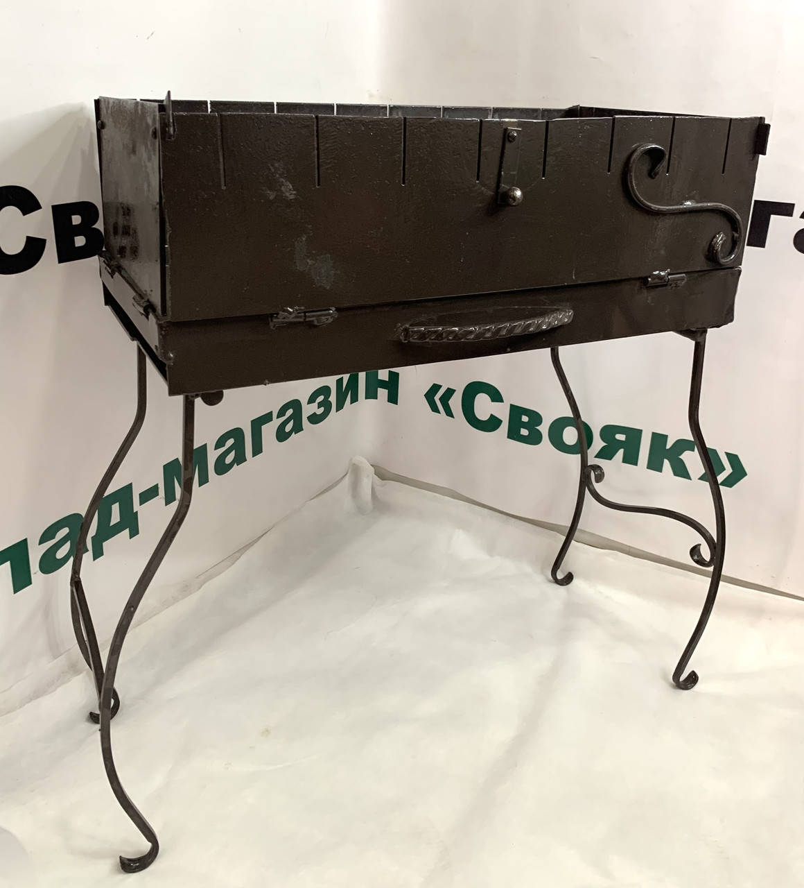 

Мангал складной "Винтаж" 8 шампуров. Металл 4 мм.