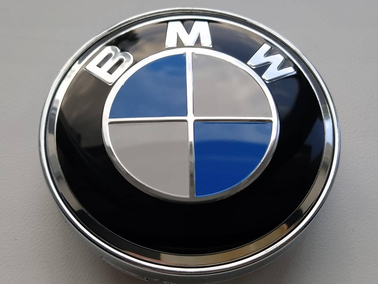 

Колпачки заглушки в литые диски BMW 60/56/10 мм. Бело-синие Хром.основа