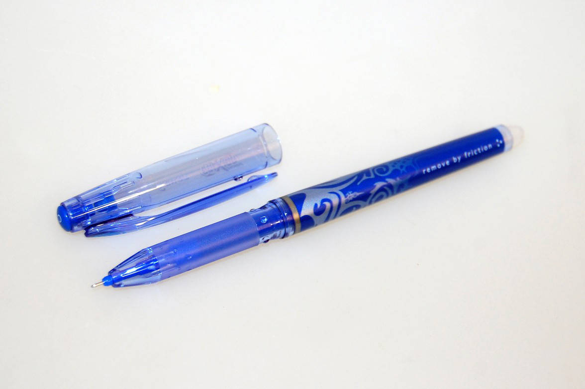 

Ручка гелевая пиши-стирай Pilot Frixion Point 0,5 синяя