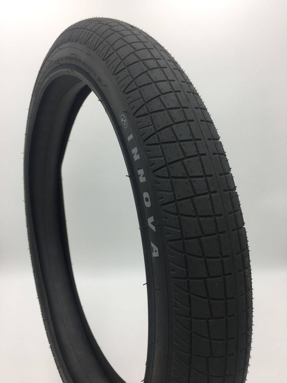 

Велосипедная покрышка BMX Innova 20x2.4 (IA-2128)
