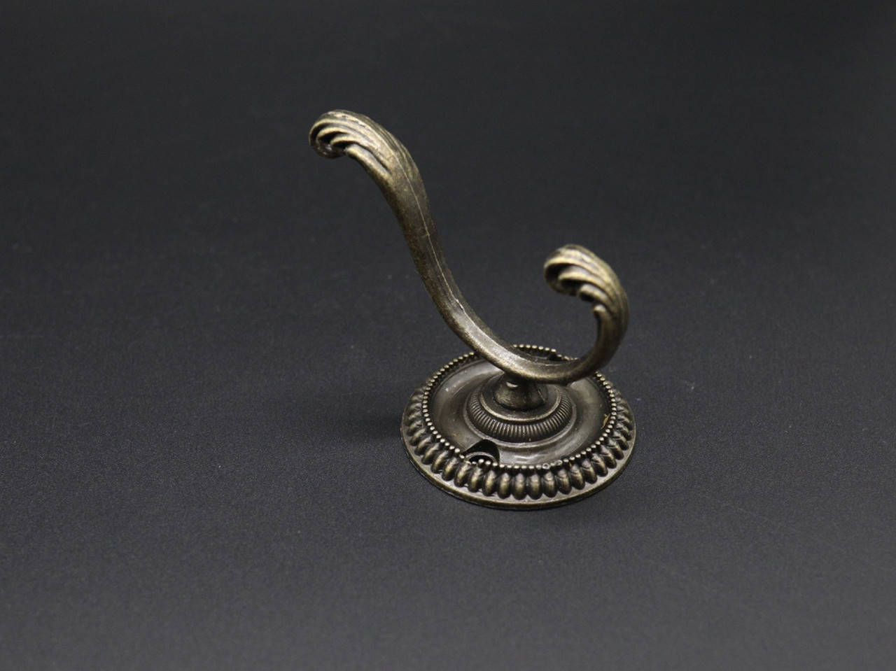 

Вешак мебельный. 70х45мм