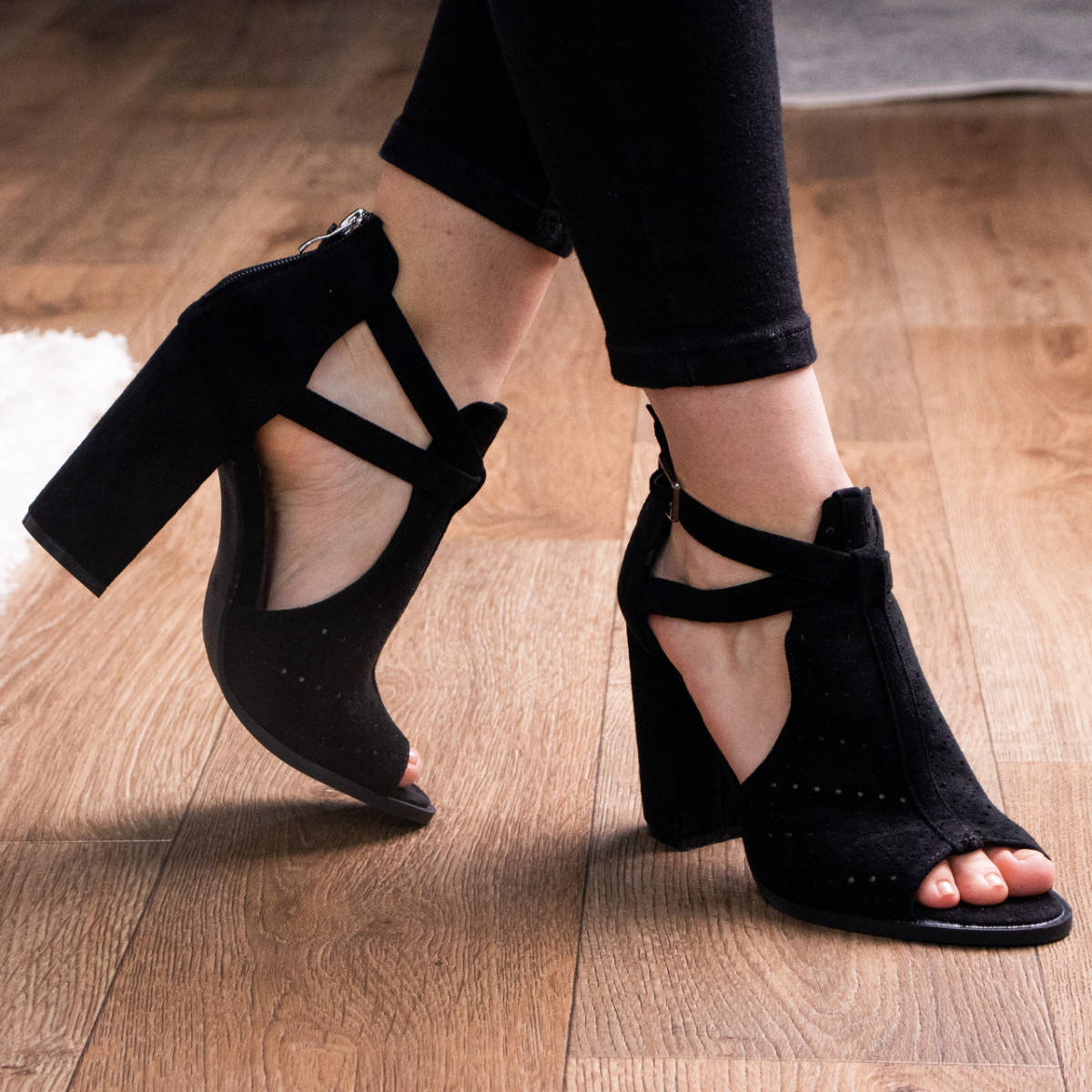 

Женские босоножки Fashion Bruno 2872 39 размер 25 см Черный
