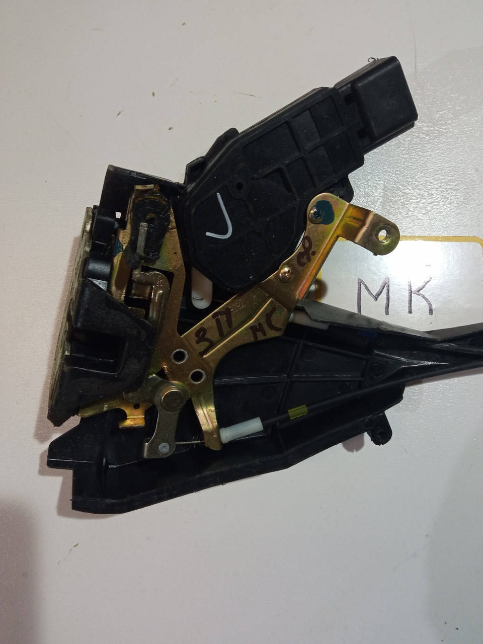 

Замок двери задней правой 1058005292 Geely MK