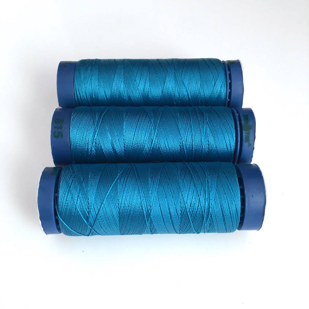 

Нитка для бисера "Dor Tak". №370. Катушка 183 м., Красный