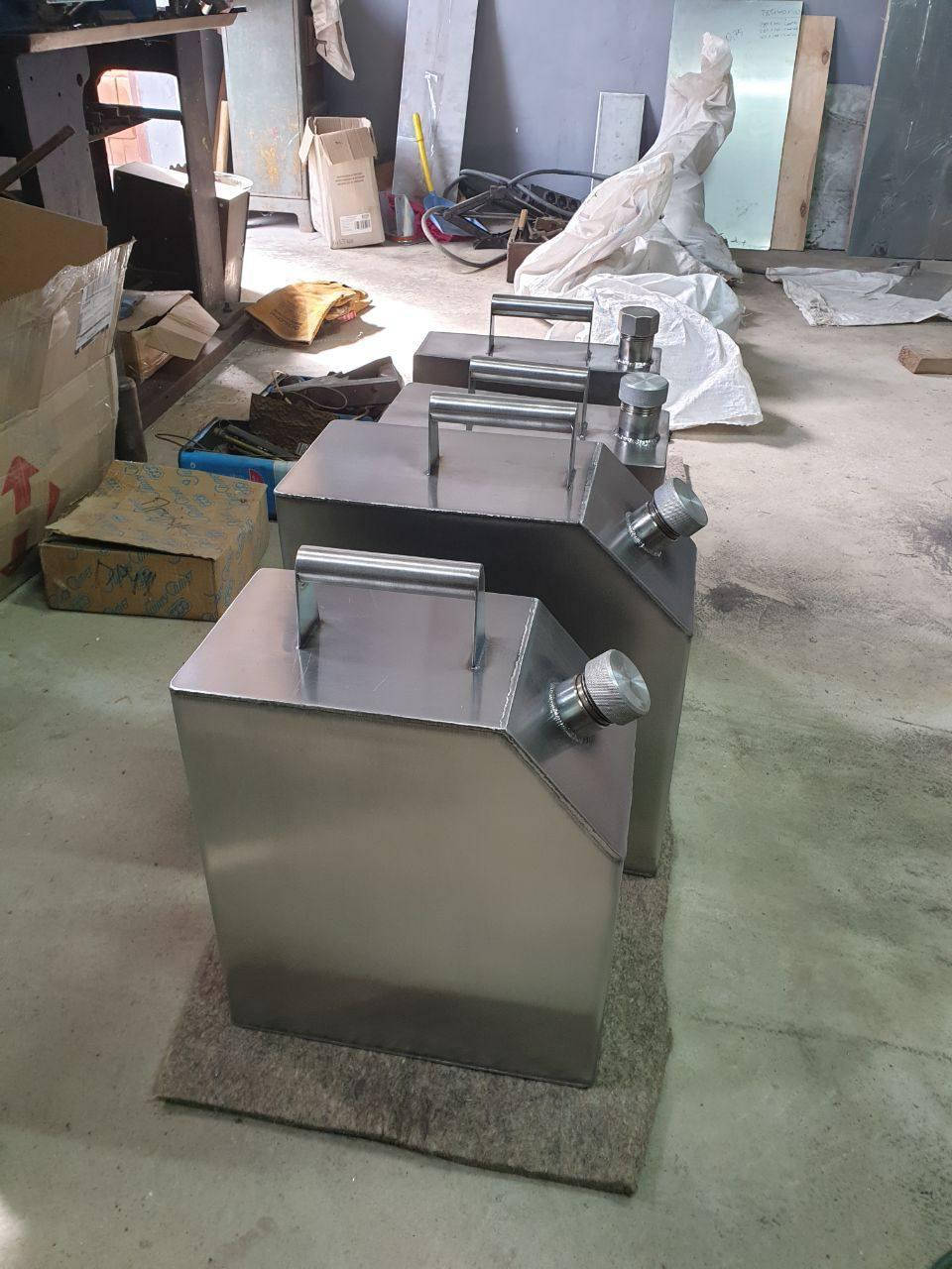 

Автомобильные канистры для топлива из нержавейки